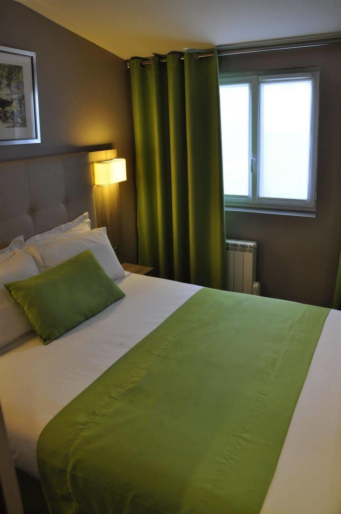 Hotel Floridor Etoile Aulnay-sous-Bois Bagian luar foto